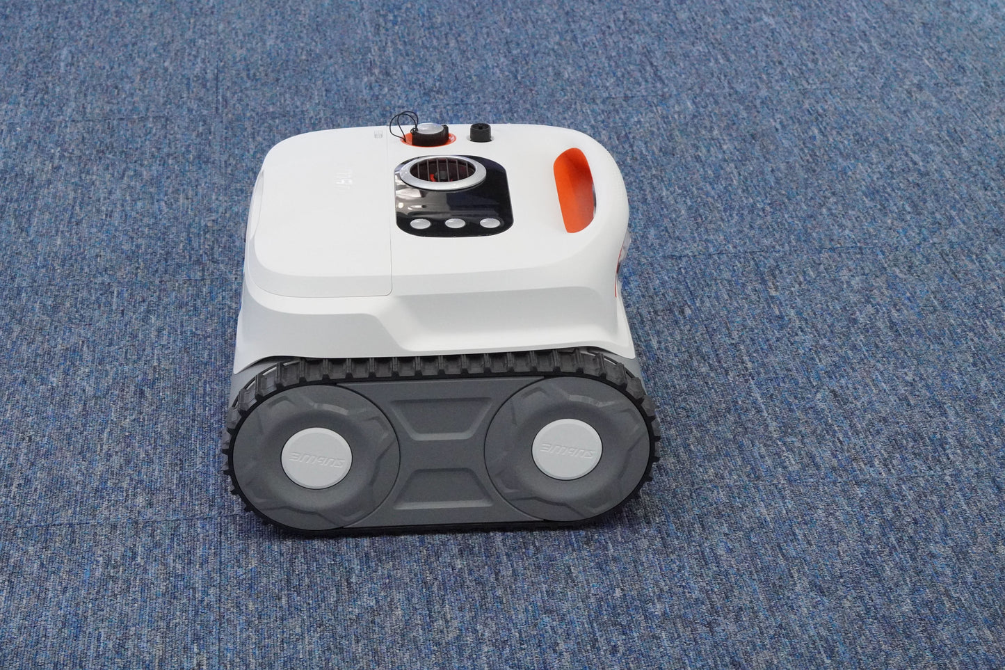 X BN Pro Robotic Pool Cleaner
