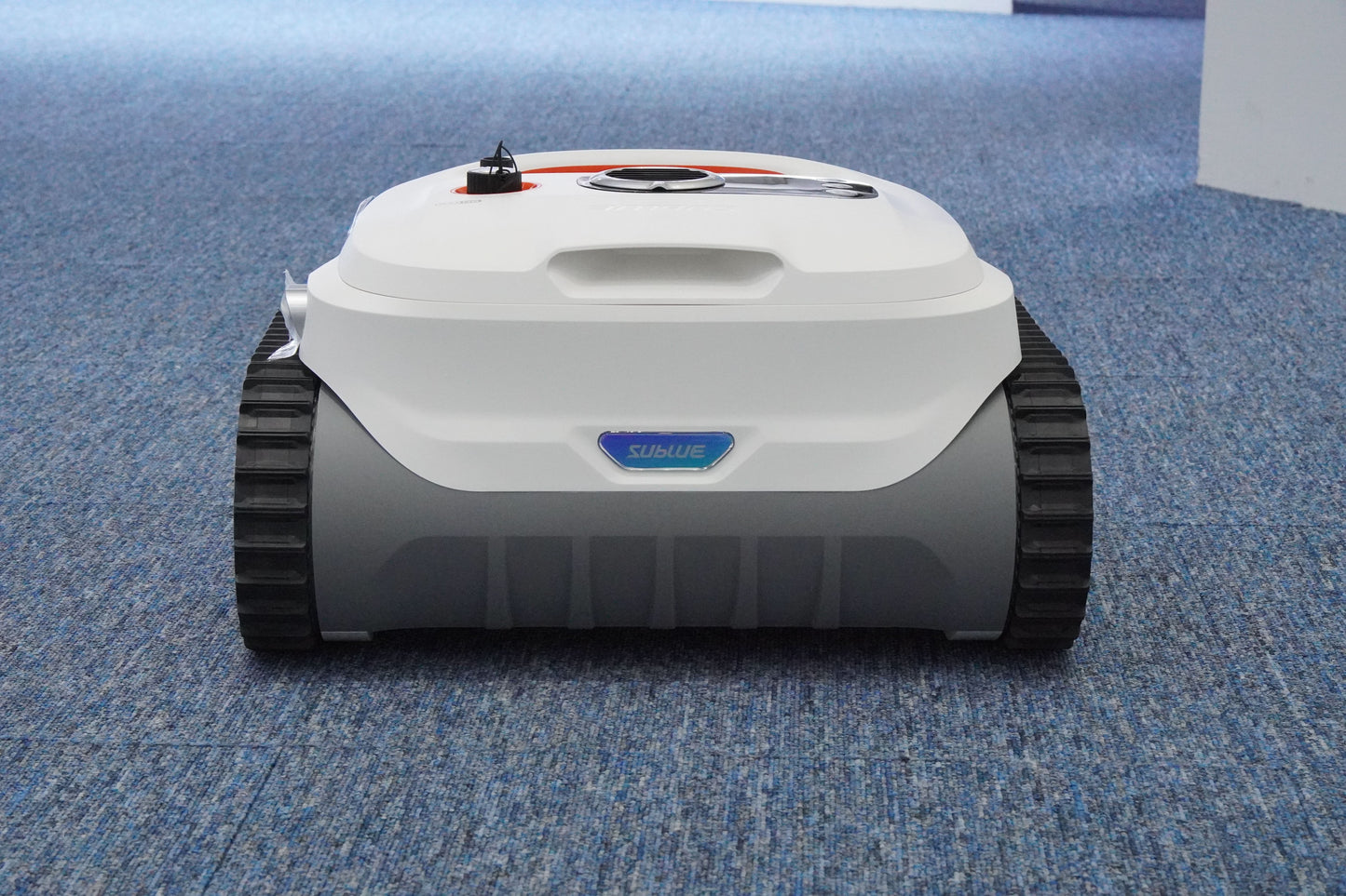 X BN Pro Robotic Pool Cleaner