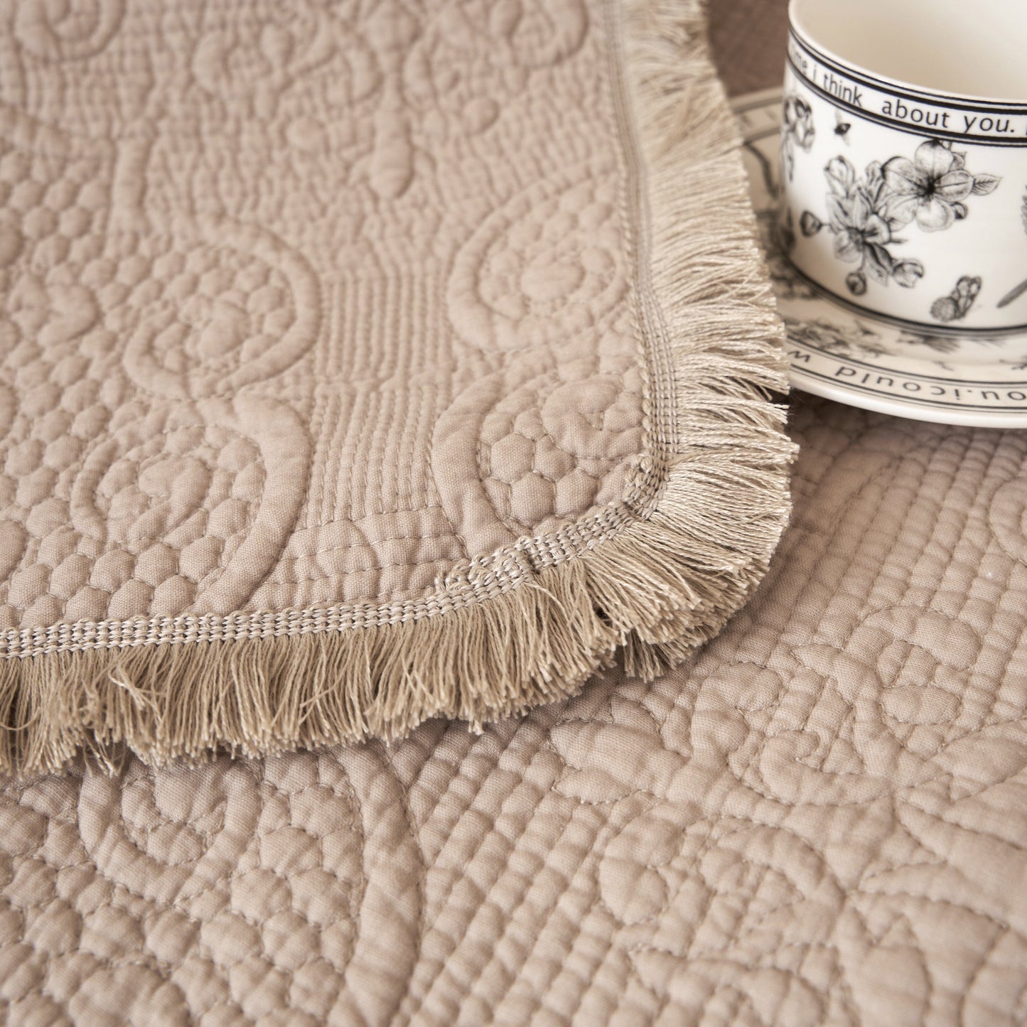X DaDa Bedding Elegant Fringed 100% Cotton Quilted Throw Blanket - Luxurious 50x60 Inches