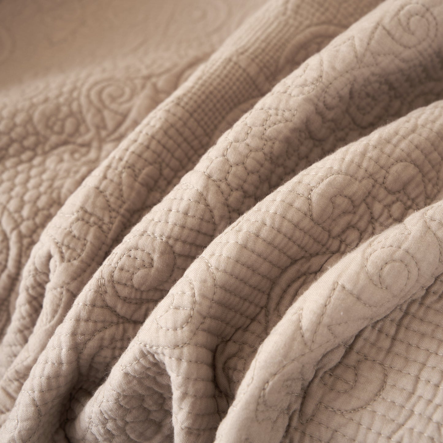 X DaDa Bedding Elegant Fringed 100% Cotton Quilted Throw Blanket - Luxurious 50x60 Inches