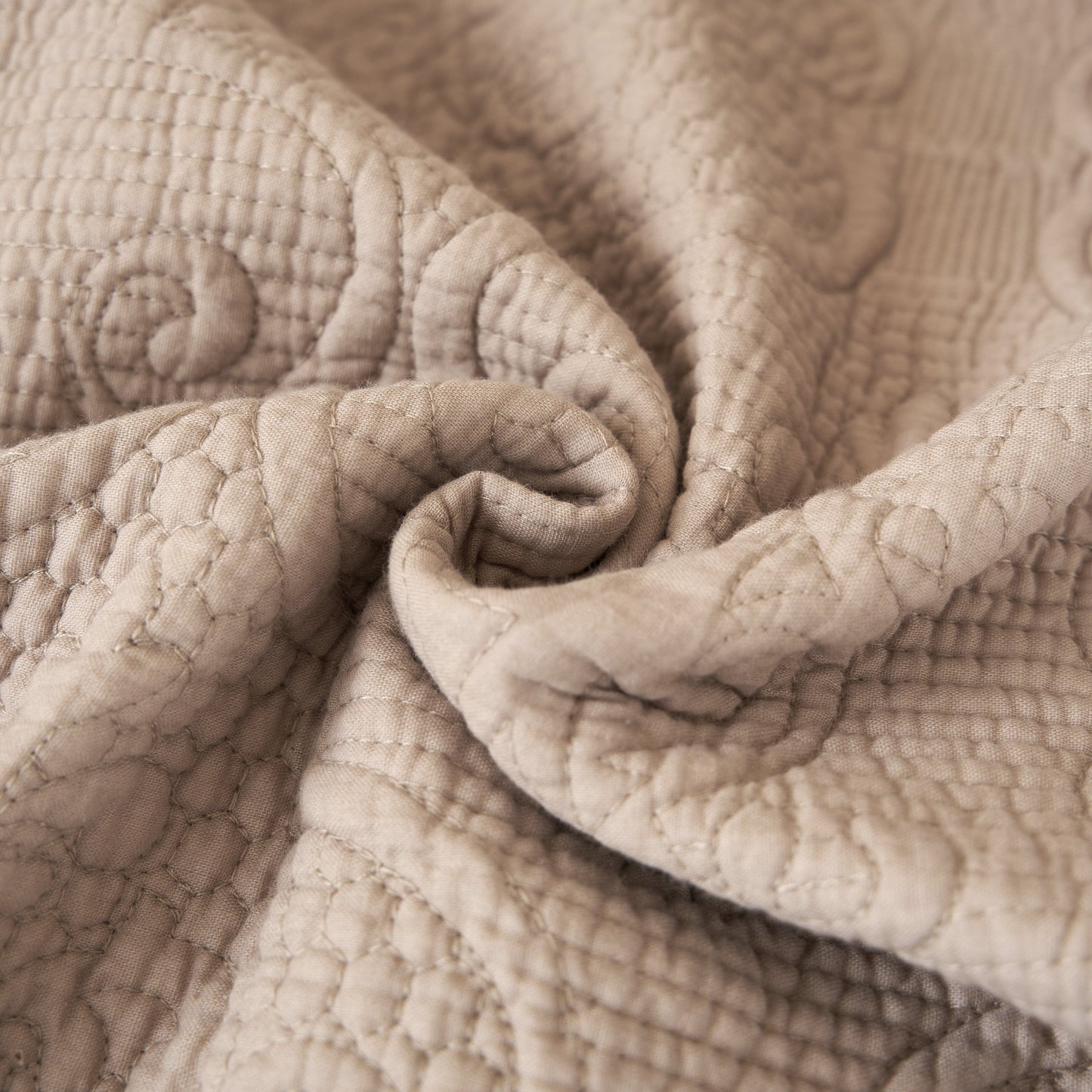 X DaDa Bedding Elegant Fringed 100% Cotton Quilted Throw Blanket - Luxurious 50x60 Inches