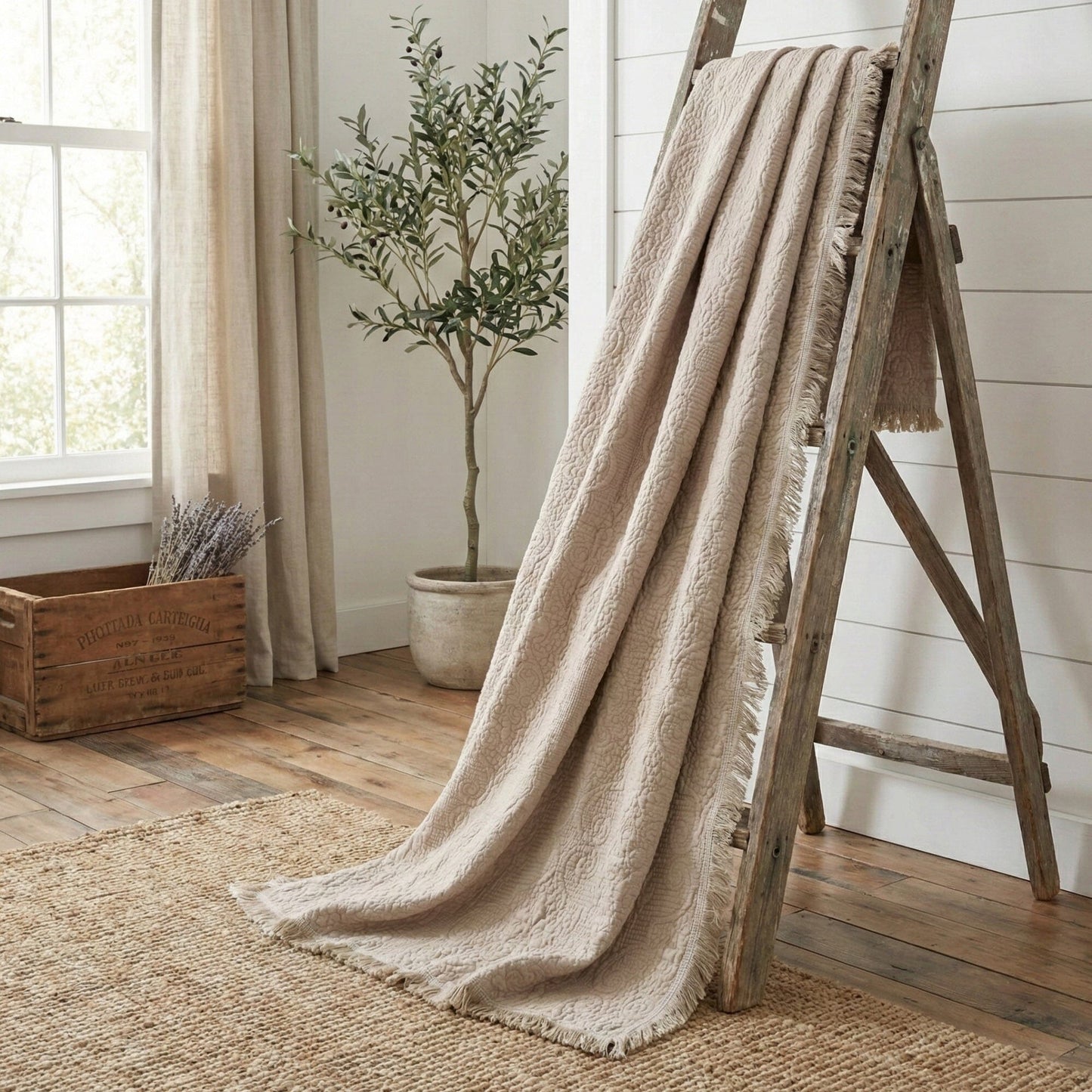 X DaDa Bedding Elegant Fringed 100% Cotton Quilted Throw Blanket - Luxurious 50x60 Inches
