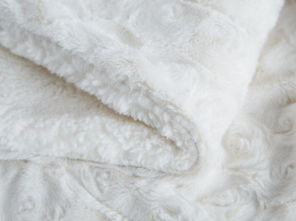 X DaDa Bedding Luxury White Roses Fluffy Soft Throw Blanket