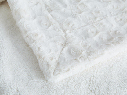 X DaDa Bedding Luxury White Roses Fluffy Soft Throw Blanket
